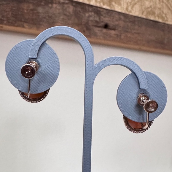 Vintage 10K Yellow Gold Carved Shell Cameo Screw Back Earrings 4.24 Gram - Picture 5 of 12